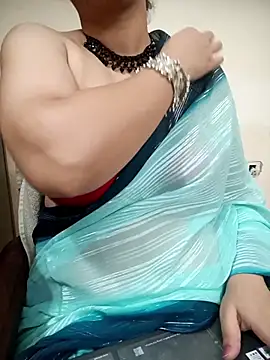 Snapshot of Aayaat__ chatting on June 5, 2026, 4:41 am Aayaat online show from June 5, 2026, 4:41 am