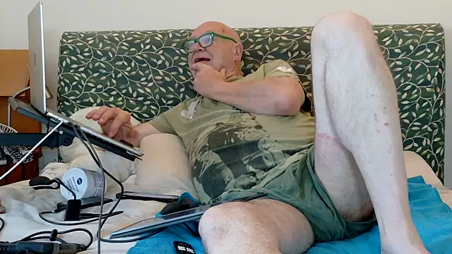 Snapshot of KinkCentral chatting on May 24, 2026, 7:41 pm KinkCentral online show from May 24, 2026, 7:41 pm
