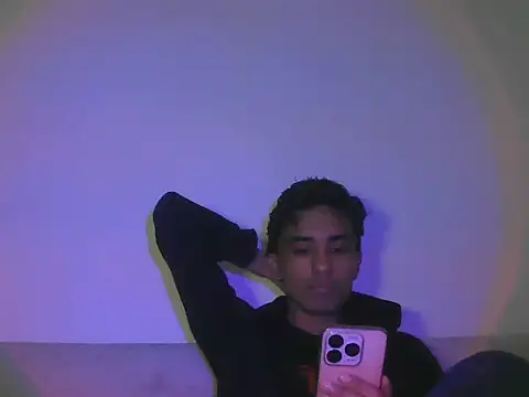 Snapshot of JEAN_RMANU chatting on June 18, 2026, 8:57 pm JEAN RMANU online show from June 18, 2026, 8:57 pm