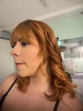 Snapshot of SweettVal_ chatting on May 7, 2026, 5:07 pm SweettVal online show from May 7, 2026, 5:07 pm