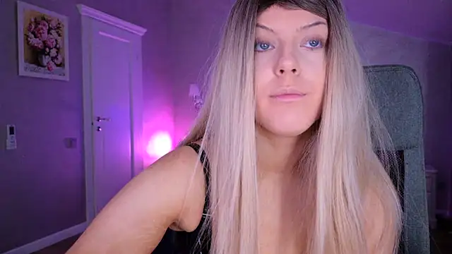 Snapshot of ChristieBlace chatting on May 27, 2026, 8:17 pm ChristieBlace online show from May 27, 2026, 8:17 pm