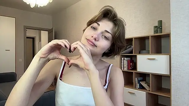 LinaFlamie online show from June 8, 2026, 10:26 am