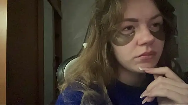 LeslySerna online show from April 25, 2026, 2:47 am