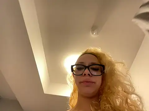 Badlilfantasy online show from May 3, 2026, 10:27 pm