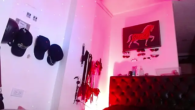 Carolina Bluee online show from April 27, 2026, 11:14 pm