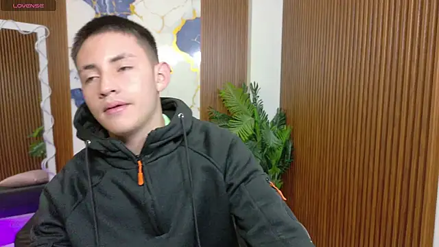 Snapshot of Andres_Tay chatting on June 15, 2026, 2:14 am Andres Tay online show from June 15, 2026, 2:14 am
