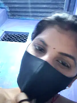 Snapshot of RUHI_1143 chatting on June 19, 2026, 5:28 pm RUHI 1143 online show from June 19, 2026, 5:28 pm