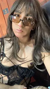 Snapshot of Leidy_Erome1 chatting on July 8, 2026, 5:34 am Leidy Erome1 online show from July 8, 2026, 5:34 am