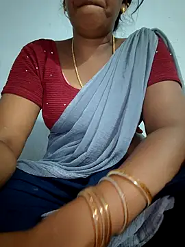 Snapshot of Tamil_Hot_HoneyBee chatting on June 25, 2026, 6:56 pm Tamil Hot HoneyBee online show from June 25, 2026, 6:56 pm