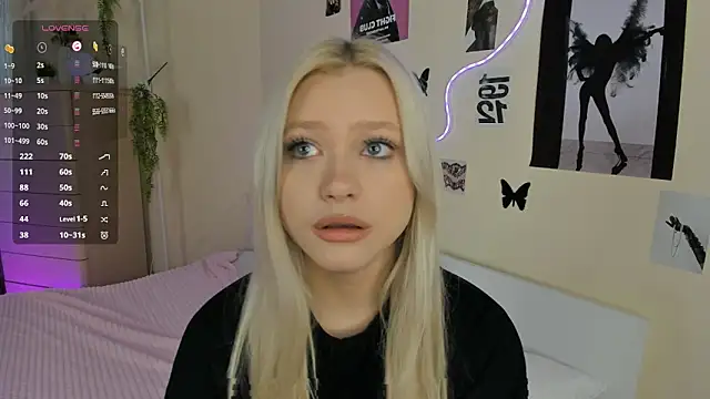Snapshot of MidnightPoise chatting on June 5, 2026, 5:03 am MidnightPoise online show from June 5, 2026, 5:03 am