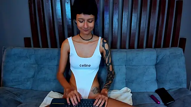snner-velvet online show from May 10, 2026, 1:16 pm