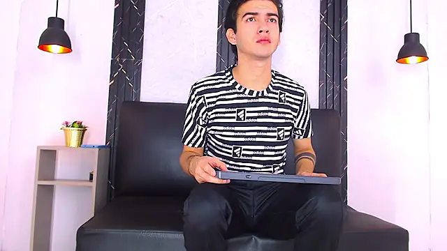 Feiccer Castquer online show from April 27, 2026, 11:30 am