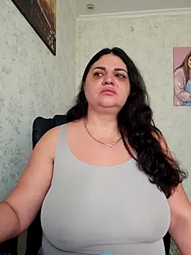 Snapshot of -CUTE-EVVIL- chatting on May 10, 2026, 6:29 am -CUTE-EVVIL- online show from May 10, 2026, 6:29 am