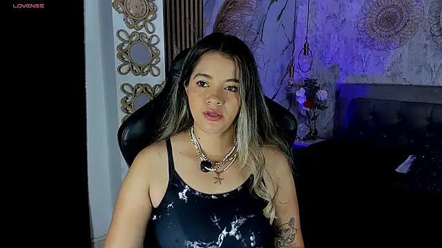Snapshot of Leidy_2026 chatting on May 6, 2026, 12:54 pm Leidy 2026 online show from May 6, 2026, 12:54 pm