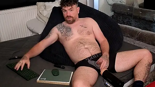 Naughtybihubbyxx online show from May 6, 2026, 8:30 am