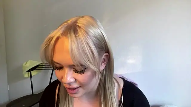 GooLana online show from April 26, 2026, 3:10 pm