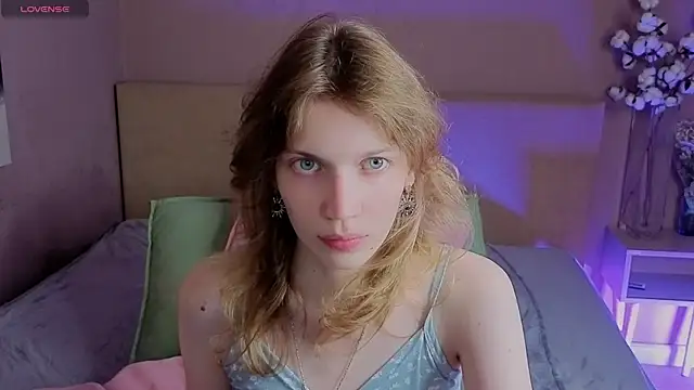 Emily Cartex online show from July 13, 2026, 5:43 am