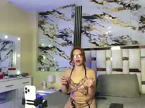 lyra-marco online show from April 26, 2026, 8:45 am