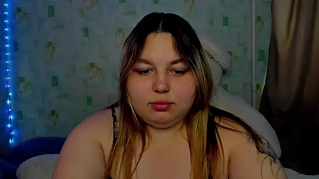 Snapshot of LillyHaigh chatting on June 17, 2026, 12:07 pm LillyHaigh online show from June 17, 2026, 12:07 pm