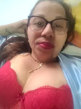 Snapshot of Ladymilf12 chatting on May 6, 2026, 6:24 pm Ladymilf12 online show from May 6, 2026, 6:24 pm
