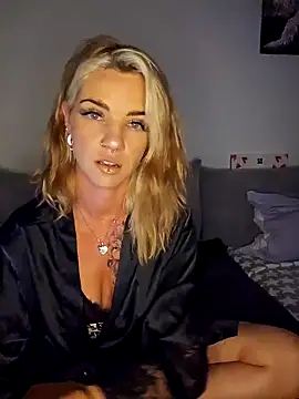 Amazing Bella online show from May 12, 2026, 7:44 pm