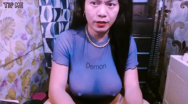 Snapshot of TSjuicyhotdrops chatting on January 15, 2025, 7:48 am TSjuicyhotdrops online show from January 15, 2025, 7:48 am