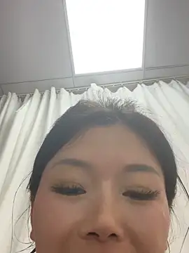 Snapshot of milkwine chatting on June 2, 2026, 6:32 pm milkwine online show from June 2, 2026, 6:32 pm