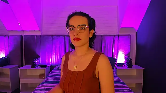 Azahara 18 online show from May 8, 2026, 11:32 pm