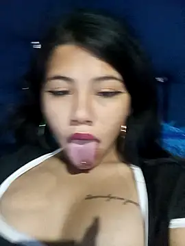 chiquibaby17 online show from April 27, 2026, 10:35 am