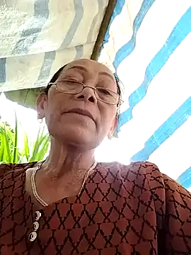 Snapshot of mouth22 chatting on June 11, 2026, 12:54 am mouth22 online show from June 11, 2026, 12:54 am