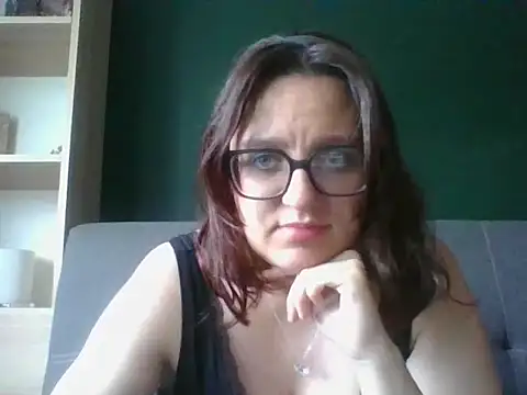 Snapshot of sensual_paris chatting on June 3, 2026, 5:32 am sensual paris online show from June 3, 2026, 5:32 am