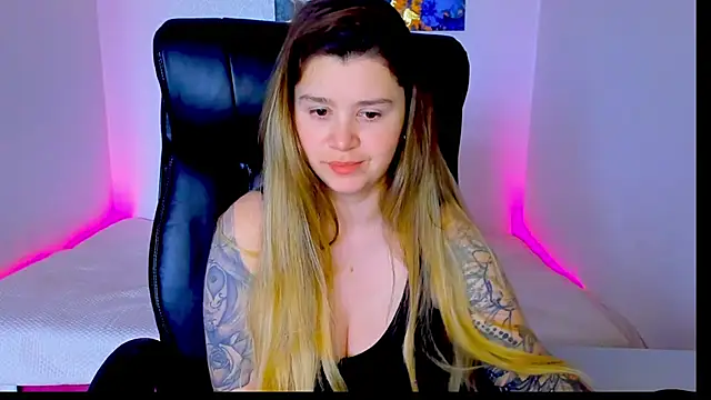 Snapshot of Natali_Secret chatting on May 14, 2026, 9:49 am Natali Secret online show from May 14, 2026, 9:49 am