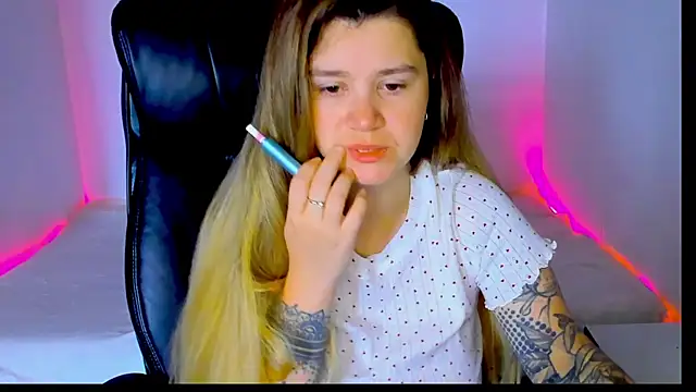 Snapshot of Natali_Secret chatting on June 10, 2026, 6:01 am Natali Secret online show from June 10, 2026, 6:01 am