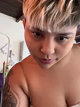 A CURVY HOT online show from May 20, 2026, 2:45 pm