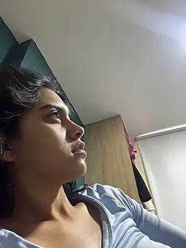 mia moonna online show from July 29, 2026, 11:41 am