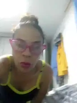 Snapshot of Ragnia_Duxx chatting on July 28, 2026, 4:19 am Ragnia Duxx online show from July 28, 2026, 4:19 am