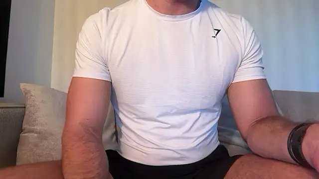 Snapshot of gymshrk chatting on April 30, 2026, 4:52 am gymshrk online show from April 30, 2026, 4:52 am