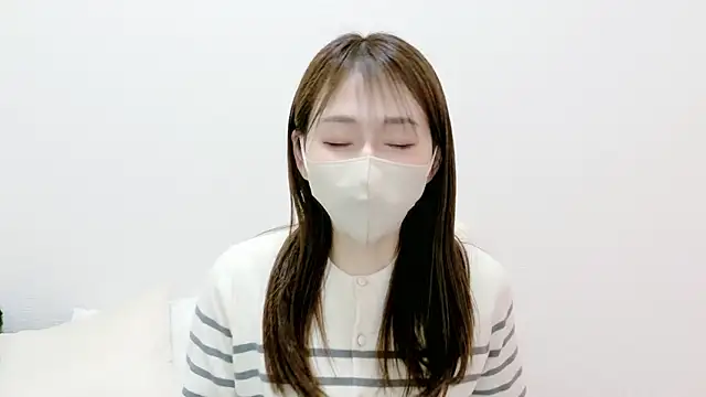 momoka  o0 online show from May 20, 2026, 7:14 am