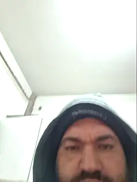 Snapshot of comeraba chatting on May 13, 2026, 11:33 pm comeraba online show from May 13, 2026, 11:33 pm