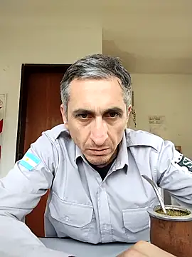 Alejandro83bsf online show from May 3, 2026, 1:39 pm