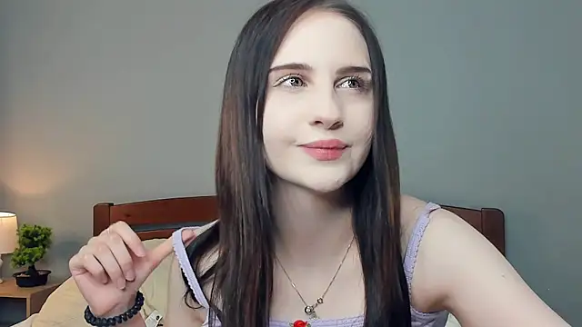 AlfredaSuttle online show from May 27, 2026, 7:11 pm