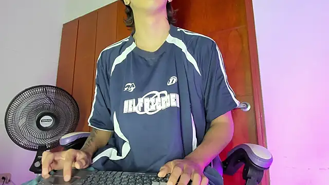 suguru getto online show from June 28, 2026, 3:12 am