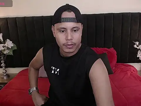 noah oliver1 online show from May 30, 2026, 1:14 am