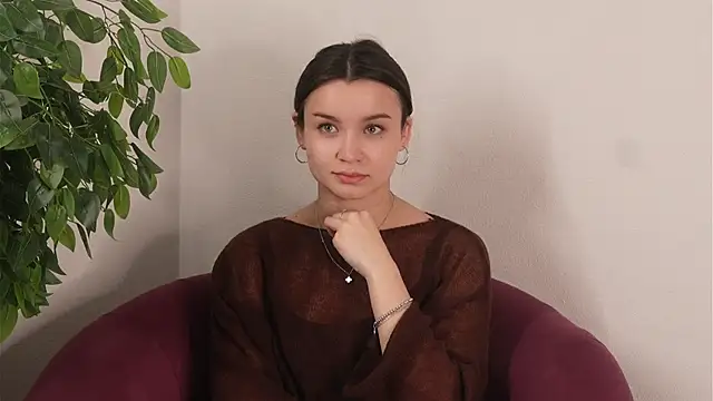 CoralMccarron online show from April 29, 2026, 10:19 am