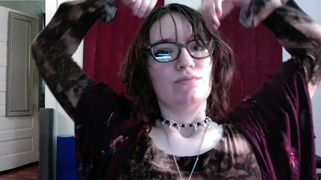 Snapshot of AnnywnBelle chatting on May 7, 2026, 10:04 pm AnnywnBelle online show from May 7, 2026, 10:04 pm