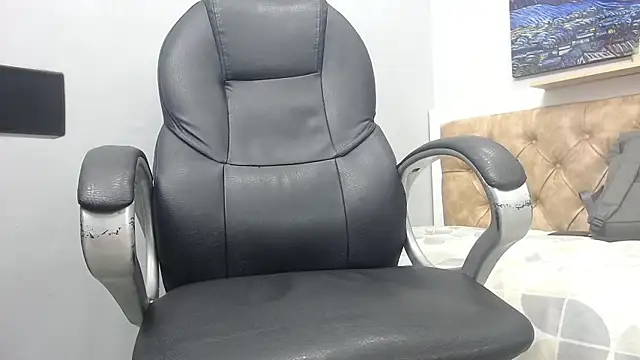 Ethanx18  online show from May 12, 2026, 3:47 am