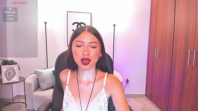Nikky sweett  online show from May 23, 2026, 9:08 pm
