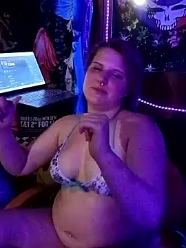 Snapshot of yourfavfallenstar chatting on June 17, 2026, 2:58 am yourfavfallenstar online show from June 17, 2026, 2:58 am
