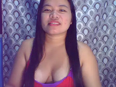 Hotsexykate online show from May 13, 2026, 9:44 pm