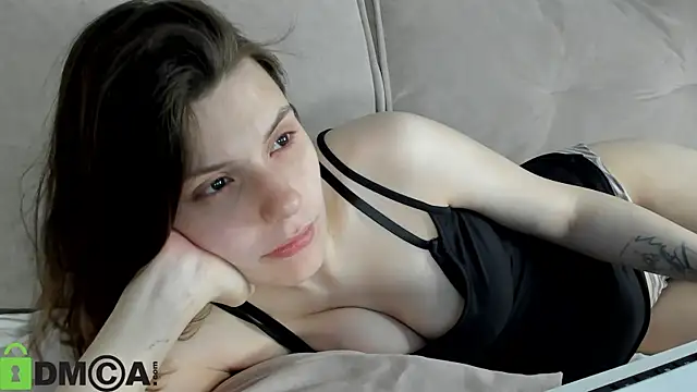 Snapshot of Kira_Be11 chatting on June 1, 2026, 1:18 am Kira Be11 online show from June 1, 2026, 1:18 am